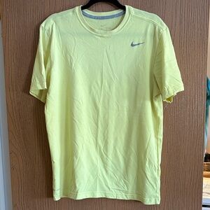 Nike Men's Light Yellow Short Sleeve Tee